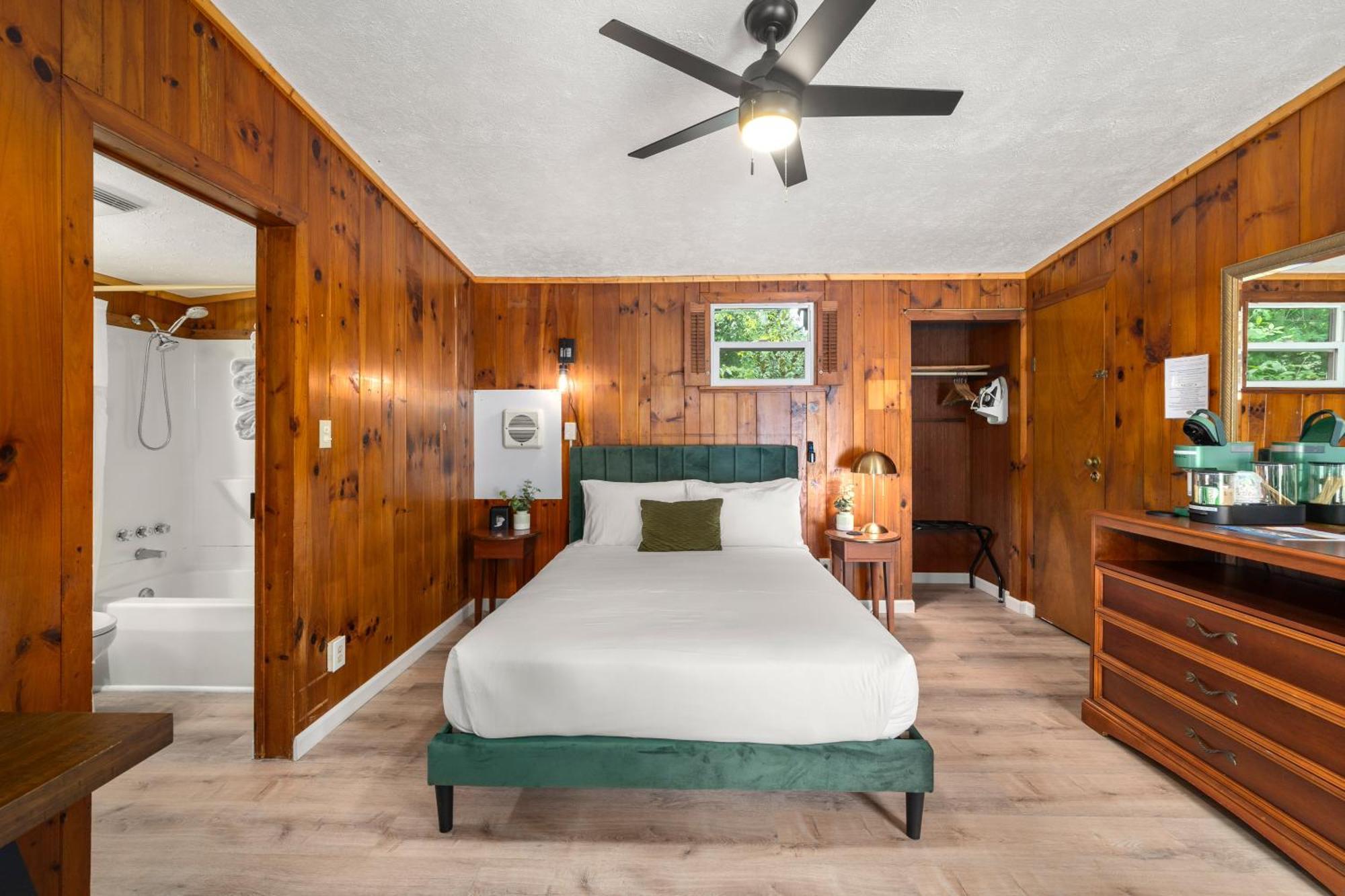 Cedarwood Inn Hendersonville Kültér fotó